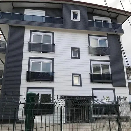 Airport & Lara House No5 Apartment